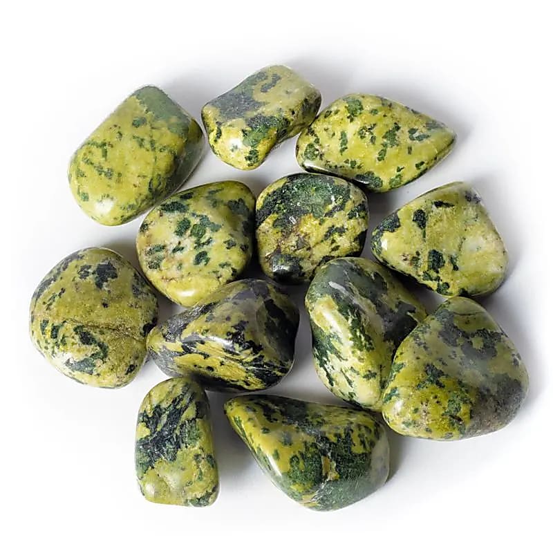 Jade néphrite pierres polies 5-8 cm