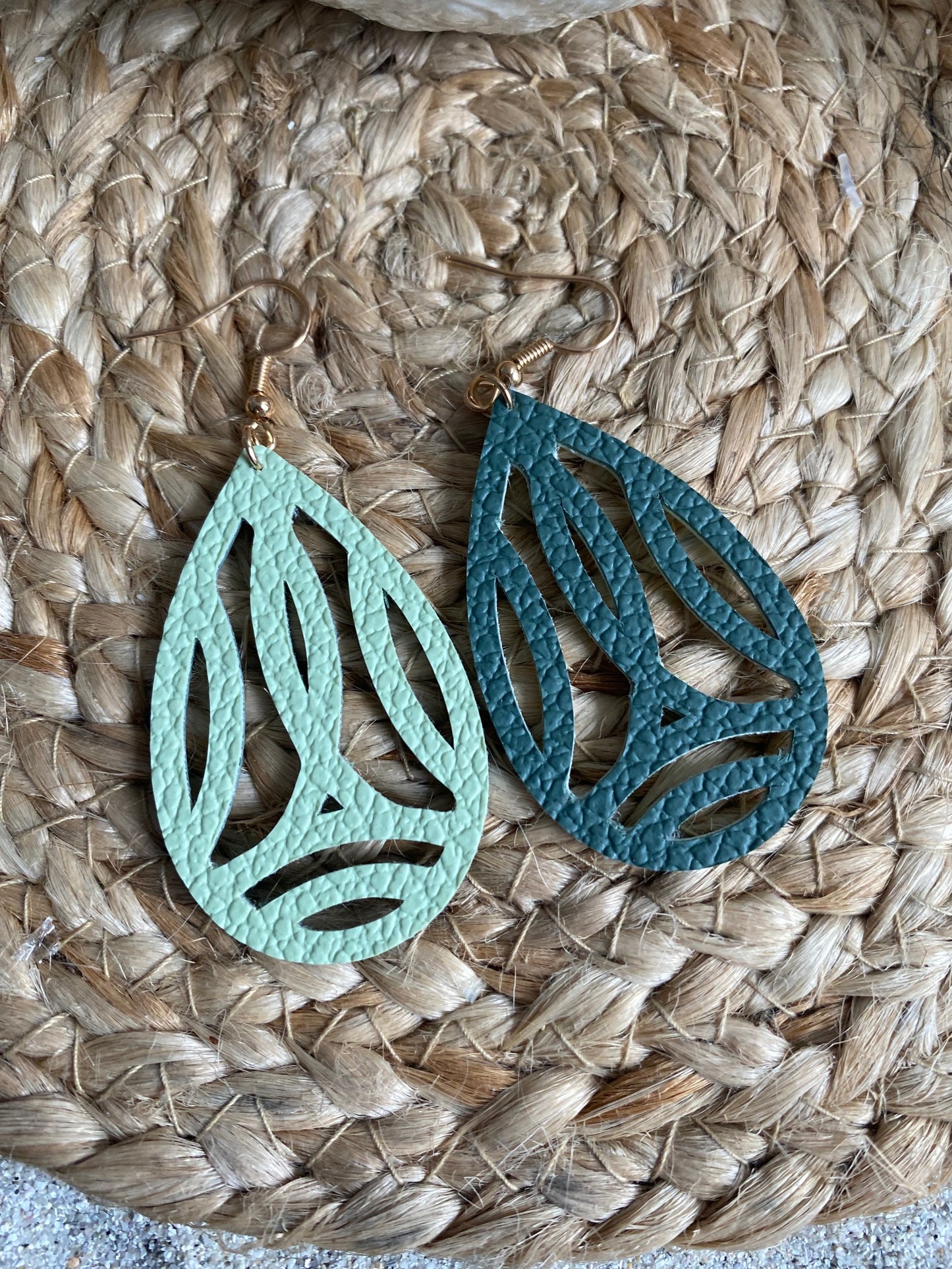 Boucles d'oreilles Simili Cuir bi couleur.
